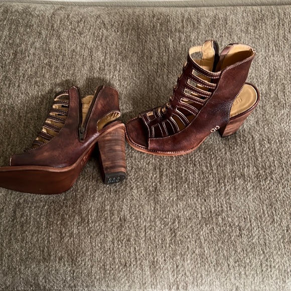 Bed Stu Shoes Hand Made Womens Brown Leather Sandals With Open Heel